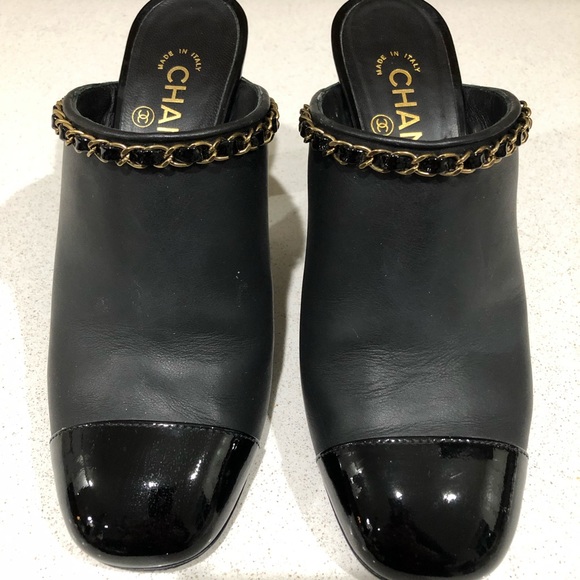 Chanel Gold CC Logo &Chain Link Mules. Size 39. - Picture 6 of 8